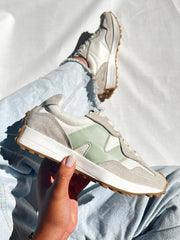 Tênis New Balance 327